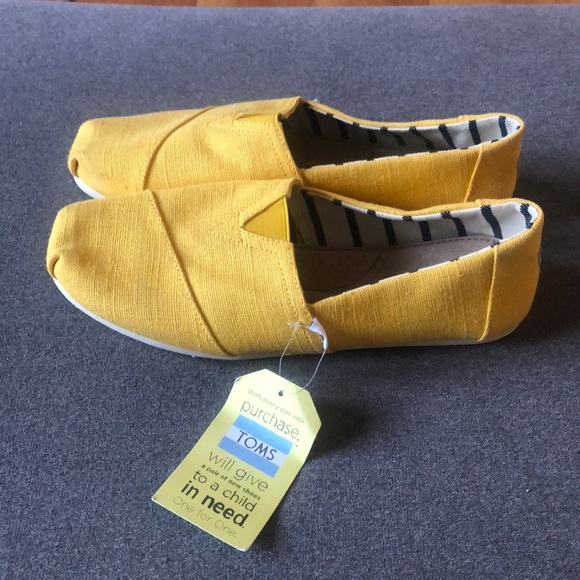 mens yellow toms